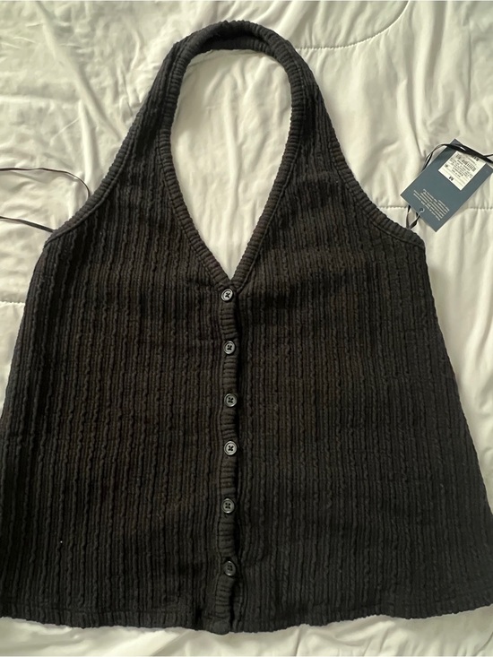 Universal Thread Tops - Universal Thread halter tank top